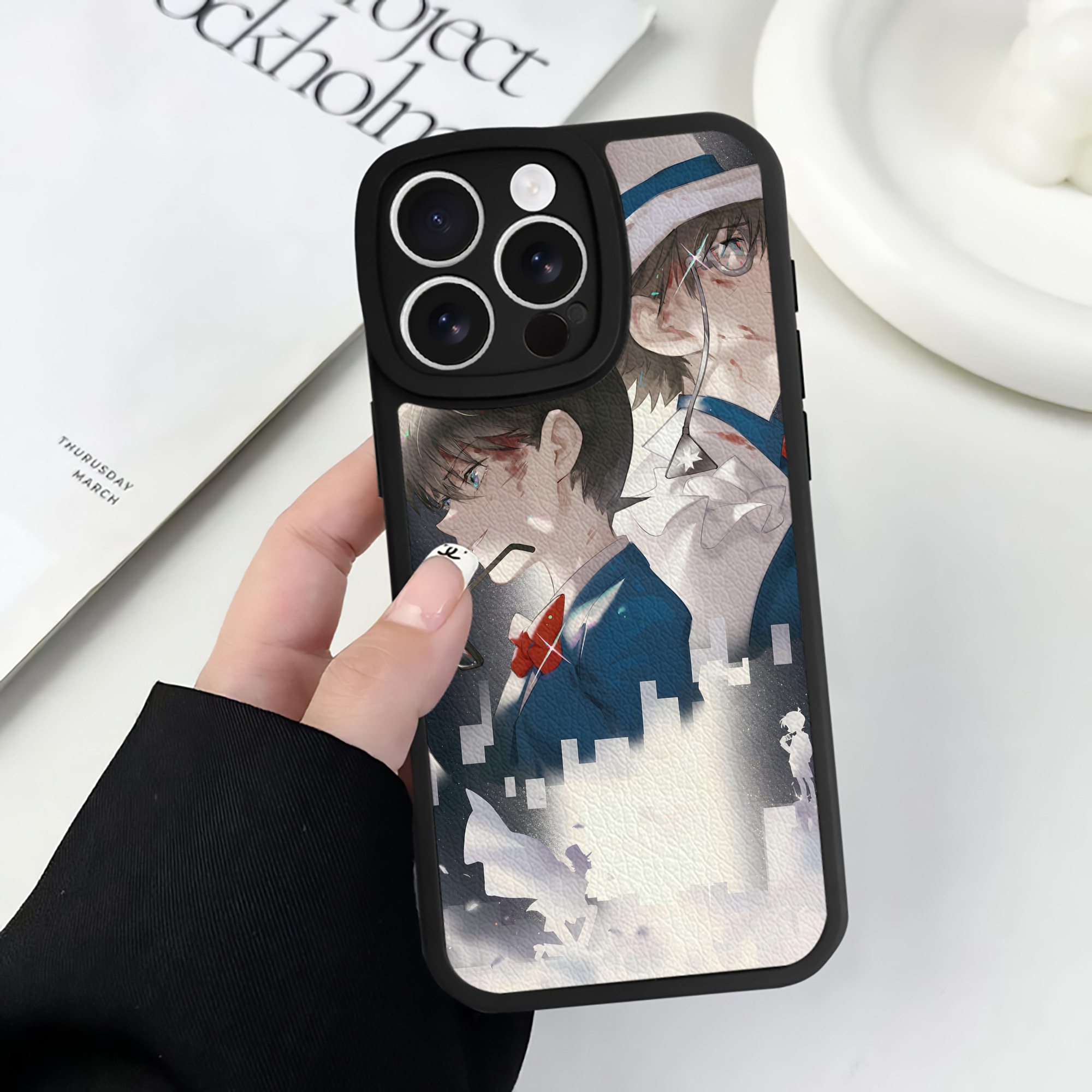（画像用） 名探偵コナン Detective Conan 【iPhone 16シリーズ対応】シリコンスマホケース（レザー調） 材質：シリコン